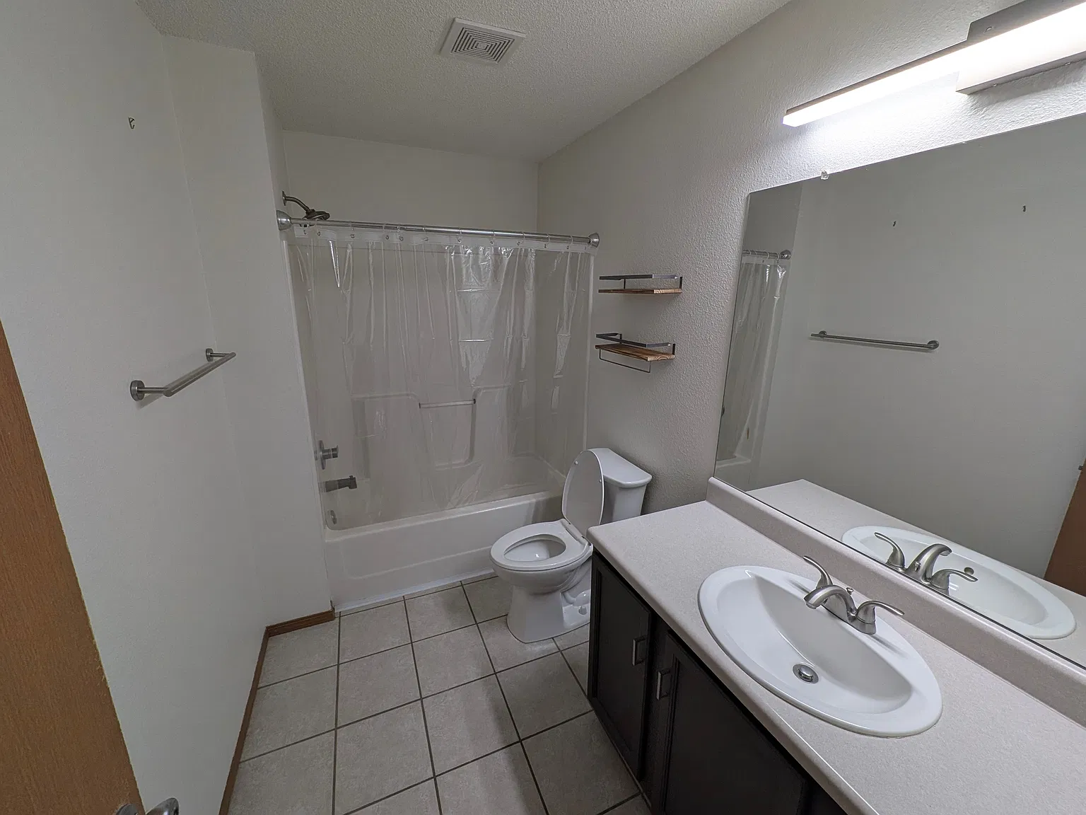 2 bed, 1.0 bath, 880 sqft, $1,100 — Photo 3