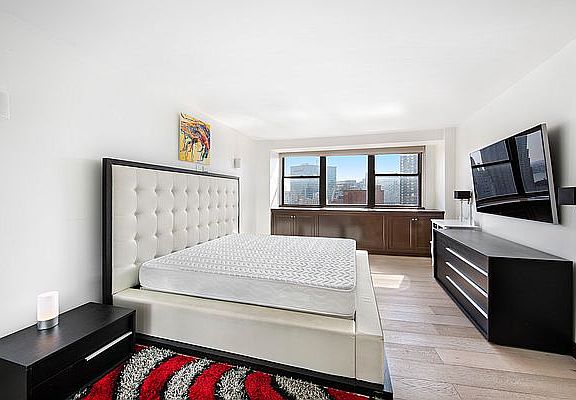 5th image of 225 E 36th St #19FG