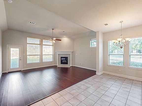 3rd image of 6723 Capistrano St