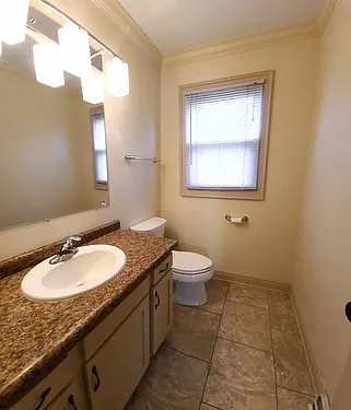 W156N10542 Jefferson Ln — Photo 11
