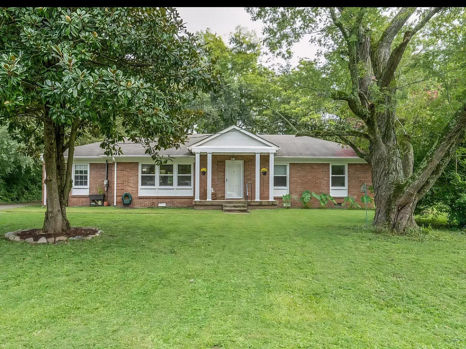 3 bed, 1377 sqft, $2,900 — Photo 1