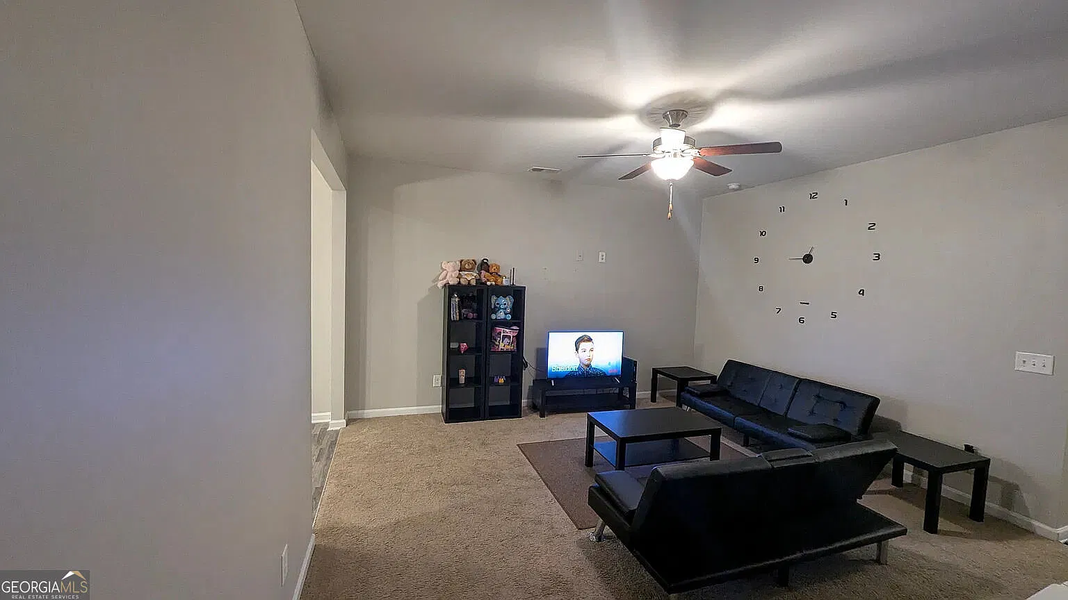 3 bed, 2.5 bath, 1696 sqft, $2,300 — Photo 4