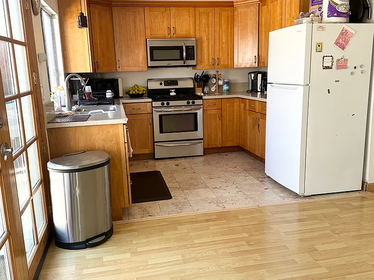 Karmont Ave — Photo 4