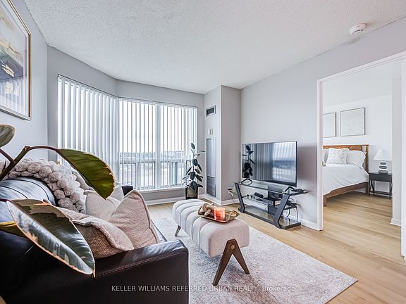 5th image of 11 Lee Centre Dr Unit 1908