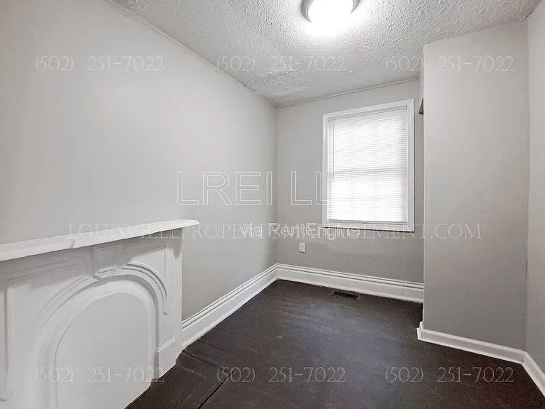 2424 Rowan St — Photo 8