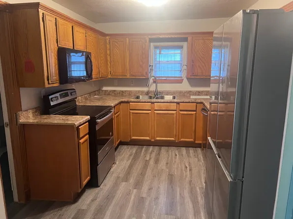 1227 1/2 W Minnesota Ave, Chickasha, OK 73018