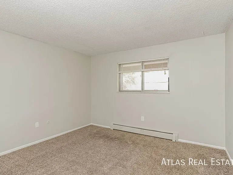 64 Newport Cir #4B — Photo 4