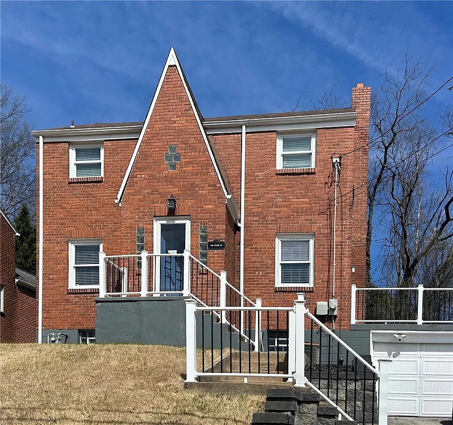 2415 Collins Rd photo 1