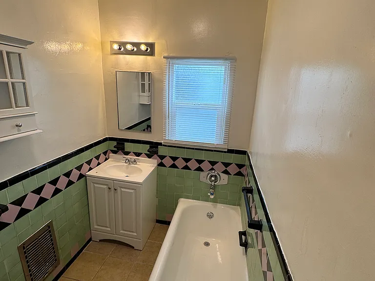 1874 S Redondo Blvd #1874 — Photo 74