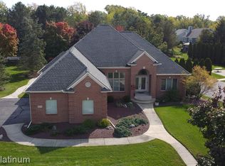 6020 Brookstone Ln Grand Blanc MI 48439 Zillow