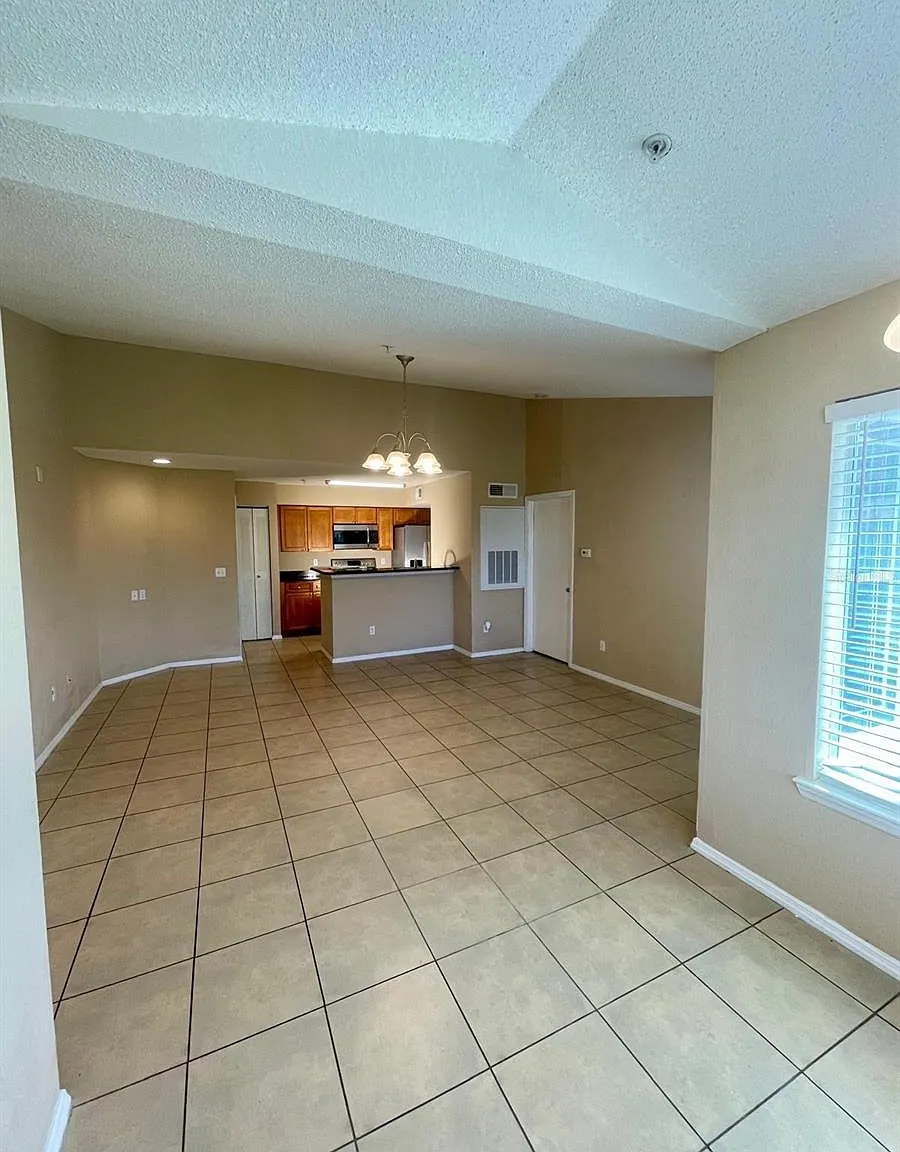 2 bed, 2.0 bath, 1026 sqft, $1,600 — Photo 3