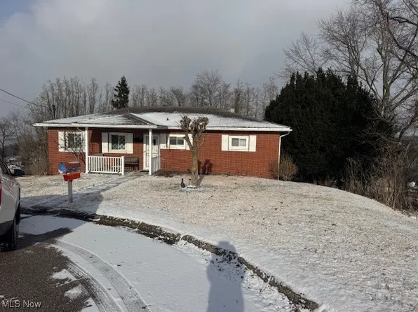 288 Skyview Dr, Weirton, WV 26062