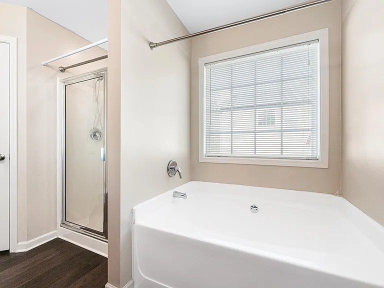 5529 Chatham Cir — Photo 15