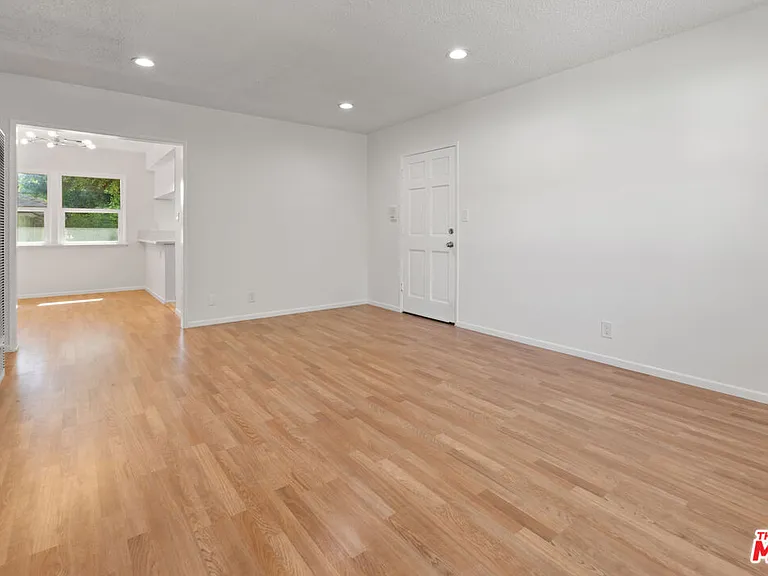 5830 Bowcroft St #4 — Photo 12