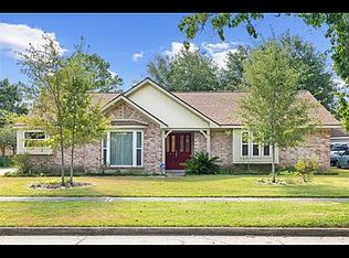337 Dawn Hill Dr, Friendswood, TX 77546