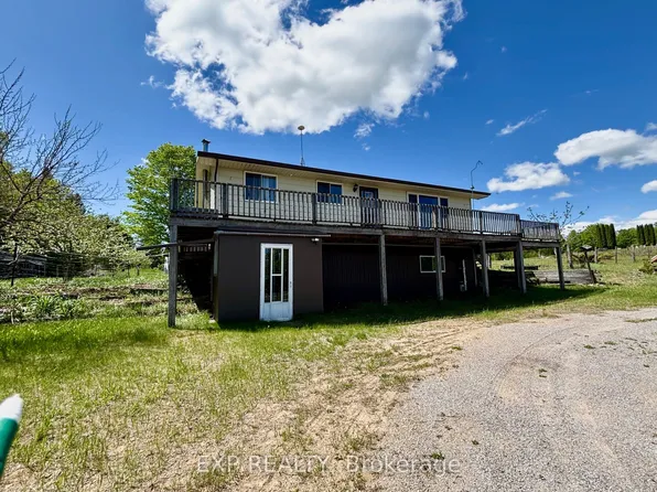 2527 Matawatchan Rd, Greater Madawaska, ON K0J 2R0