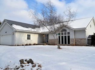 5080 Tumblebrook Dr, Oshkosh, WI 54904