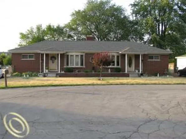 22674 Cloverlawn St, Taylor, MI 48180