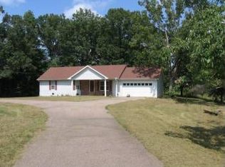 2070 Pleasant Springs Rd, Henderson, TN 38340