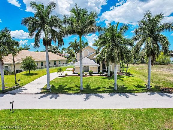3rd image of 3730 SW 14th Pl
