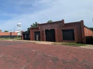 111 E Butler St, Yates Center, KS 66783