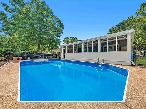 4th image of 3670 River Chase Ct
