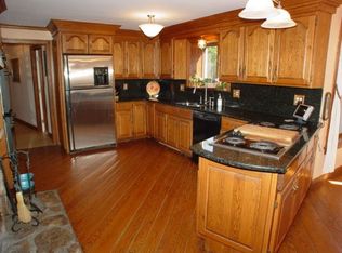 1521 Great Pond Rd, North Andover, MA 01845