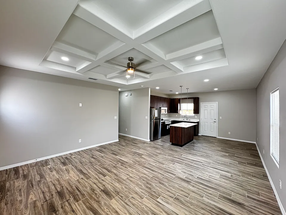 4209 Walnut Ave #2