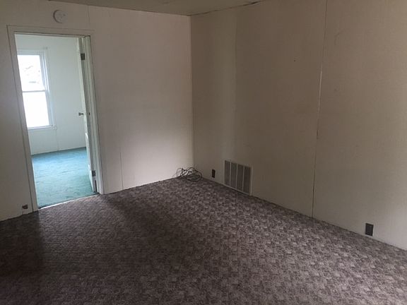 5th image of 115 Woodward Ave APT 2