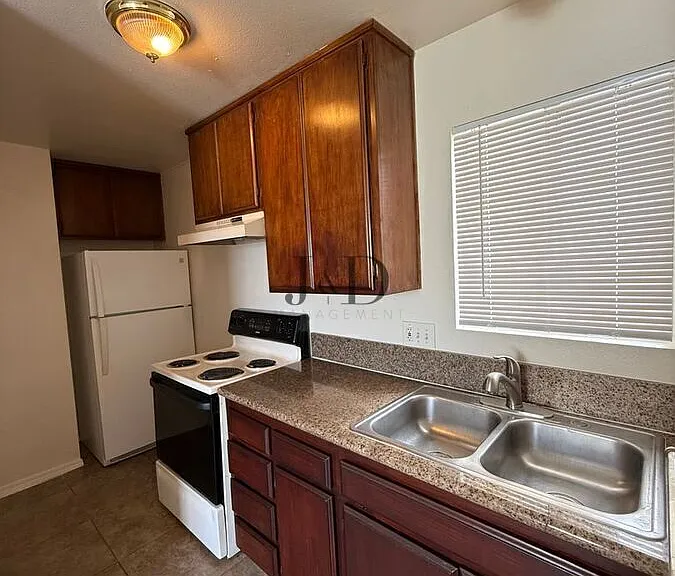 4086 Swift Ave — Photo 8