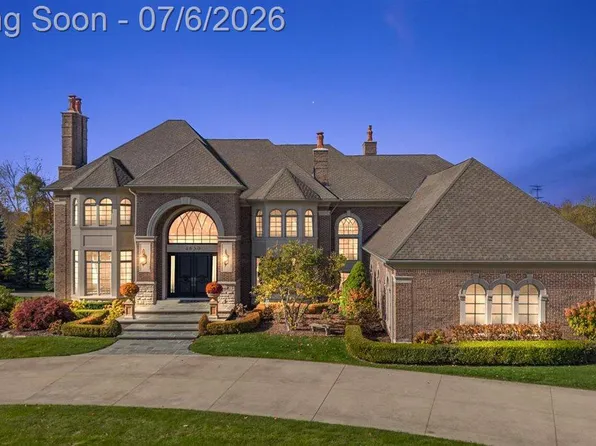 4650 Gatehouse Ct, Rochester, MI 48306