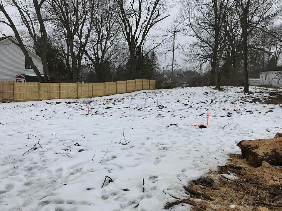 2nd image of 4023 McCrellis Ave NE