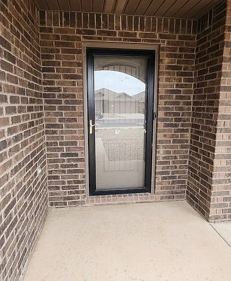 6812 Brush Dr — Photo 2