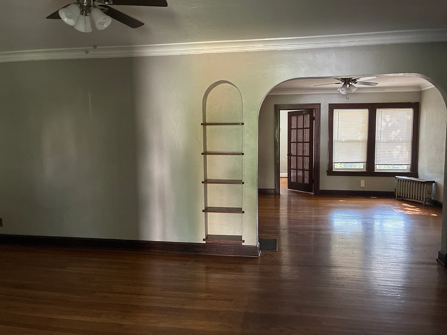 3 bed, 1200 sqft, $1,200 — Photo 2