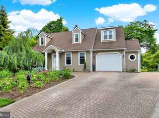 28 Campus Ct, Spring Grove, PA 17362