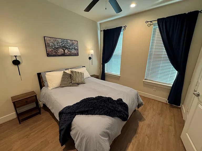 2616 Riverside Dr #F — Photo 8