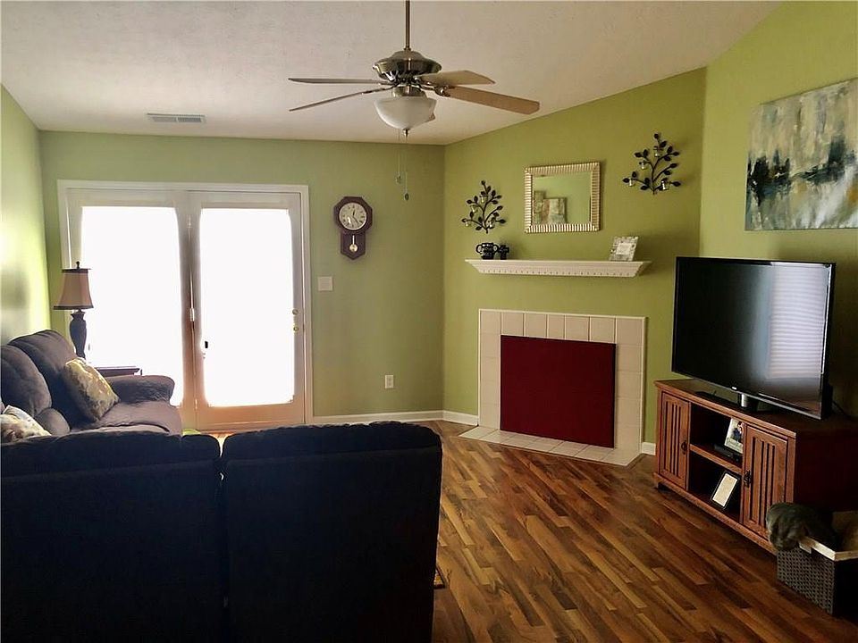 2nd image of 10492 Cedar Dr