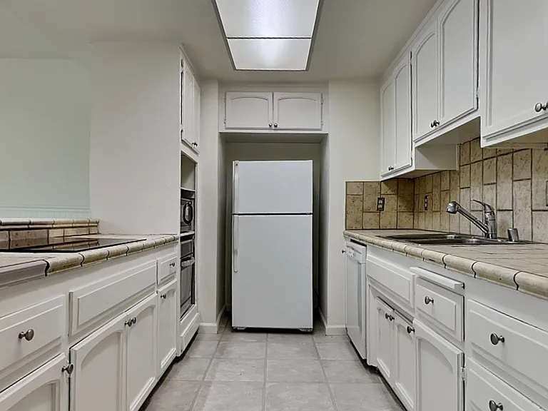 6830 Harmon Dr — Photo 13