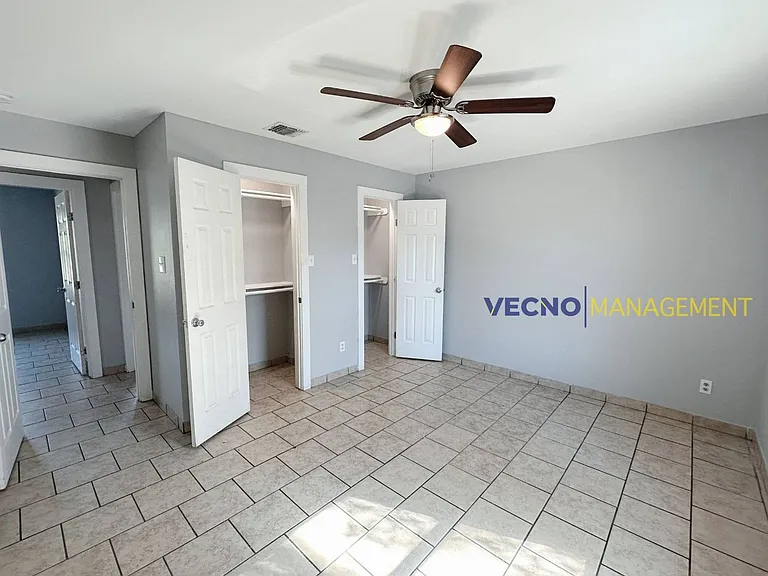 302 Cooper St #201 — Photo 8