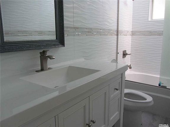 3rd image of 14 Carlyle Pl