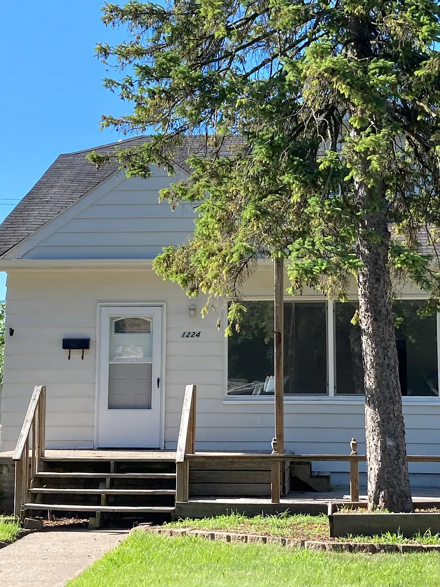1224 E George Ave photo 1