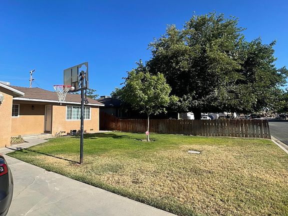 3rd image of 10805 Arbor Dr