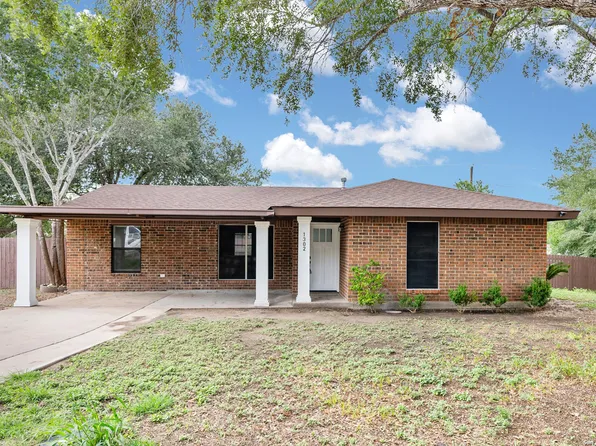1302 Amy St, George West, TX 78022