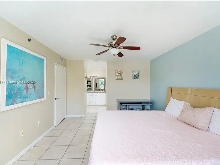 19999 E Country Club Dr #1202 — Photo 14