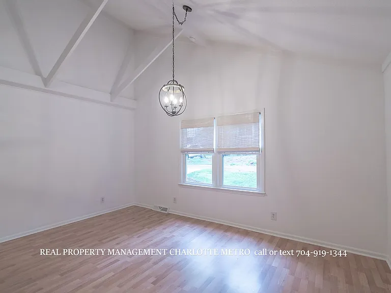 1059 Woodlake Ln — Photo 29