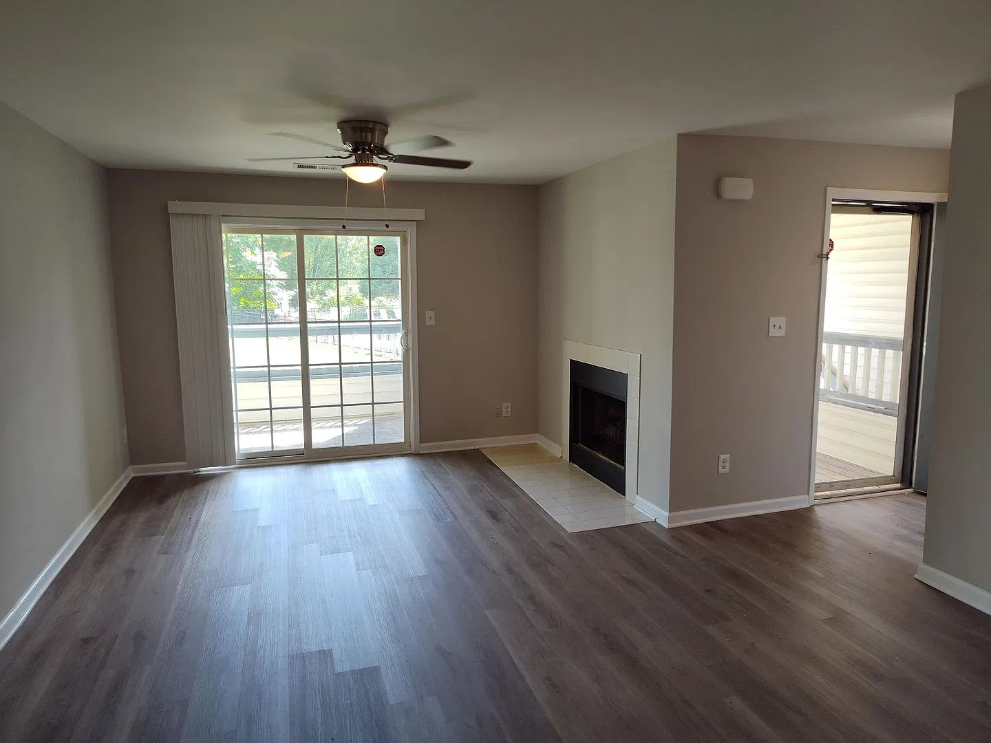 Beautiful 3 bedroom condo overlooking pool! — Photo 3