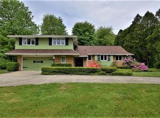 35575 Solon Rd, Solon, OH 44139