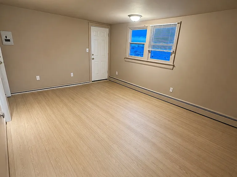 5 Cliff St #5 — Photo 3