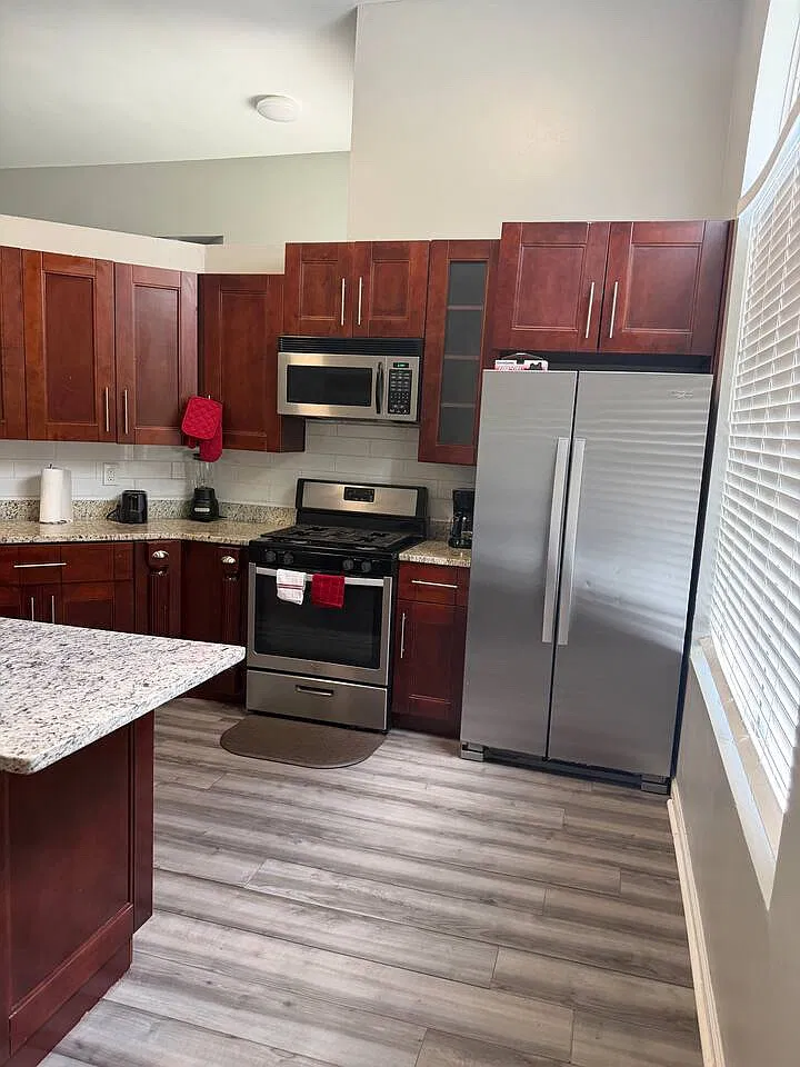 3 bed, 1336 sqft, $2,700 — Photo 4