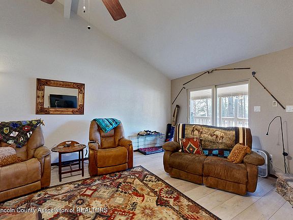 5th image of 76 Geneva Dr